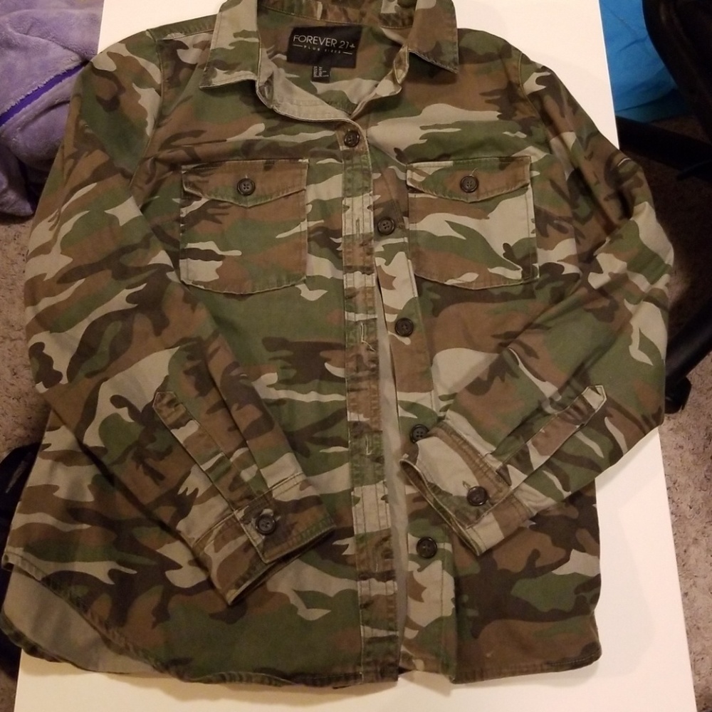 Camo button up shirt-jacket
